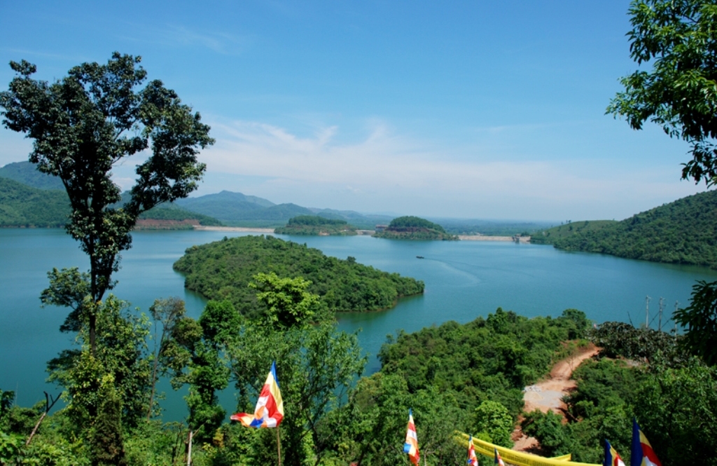 Hồ Truồi - Thiền Viện Trúc Lâm Bạch Mã