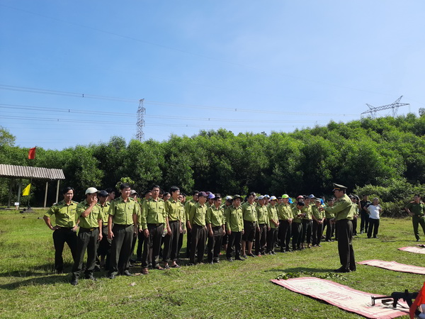 Vườn quốc gia Bạch Mã tổ chức khóa huấn luyện nghiệp vụ về quản lý, sử dụng vũ khí và công cụ hỗ trợ cho lực lượng Kiểm lâm